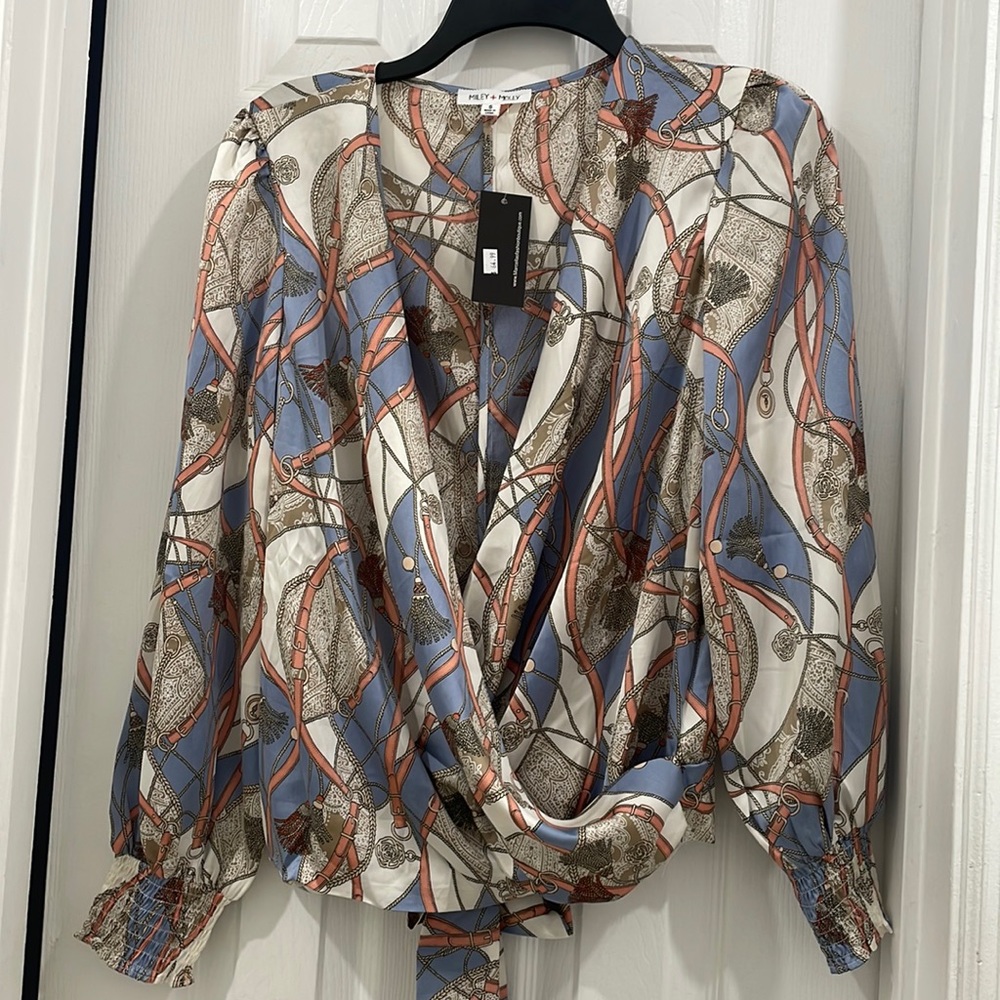 Miley and Molly blouse size small NWT